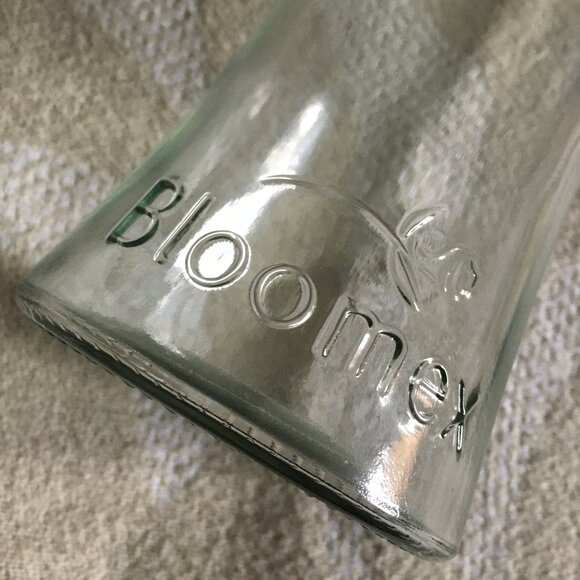 Small Glass Bloomex Bulb Flower Vase - Picture 8 of 9